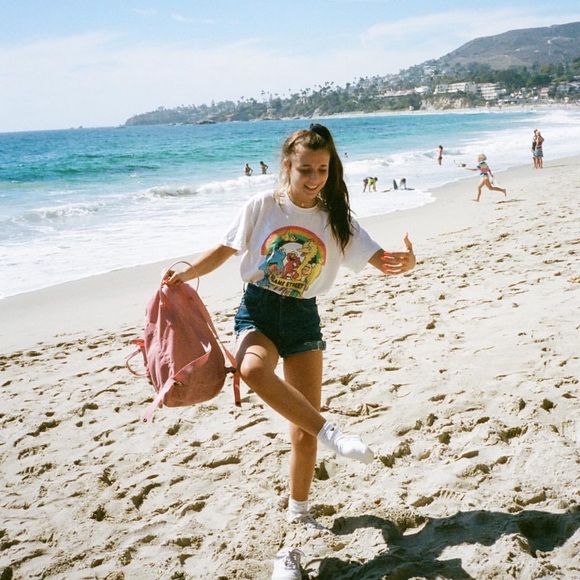 BEACHY MYSTERY BOX - Picture 2 of 15